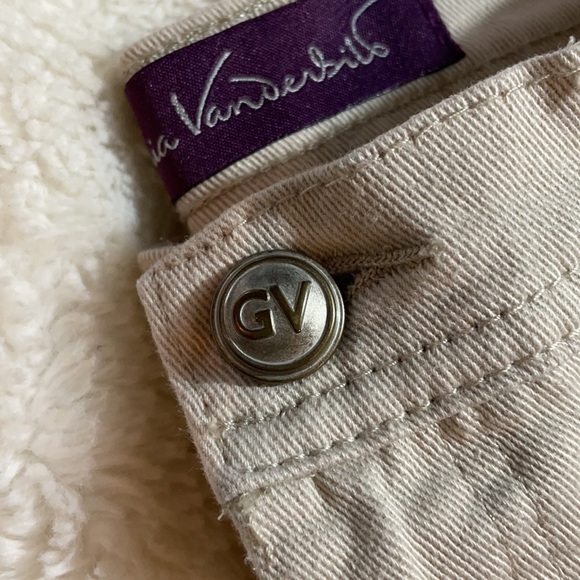 Gloria Vanderbilt Amanda Capri - Picture 5 of 12